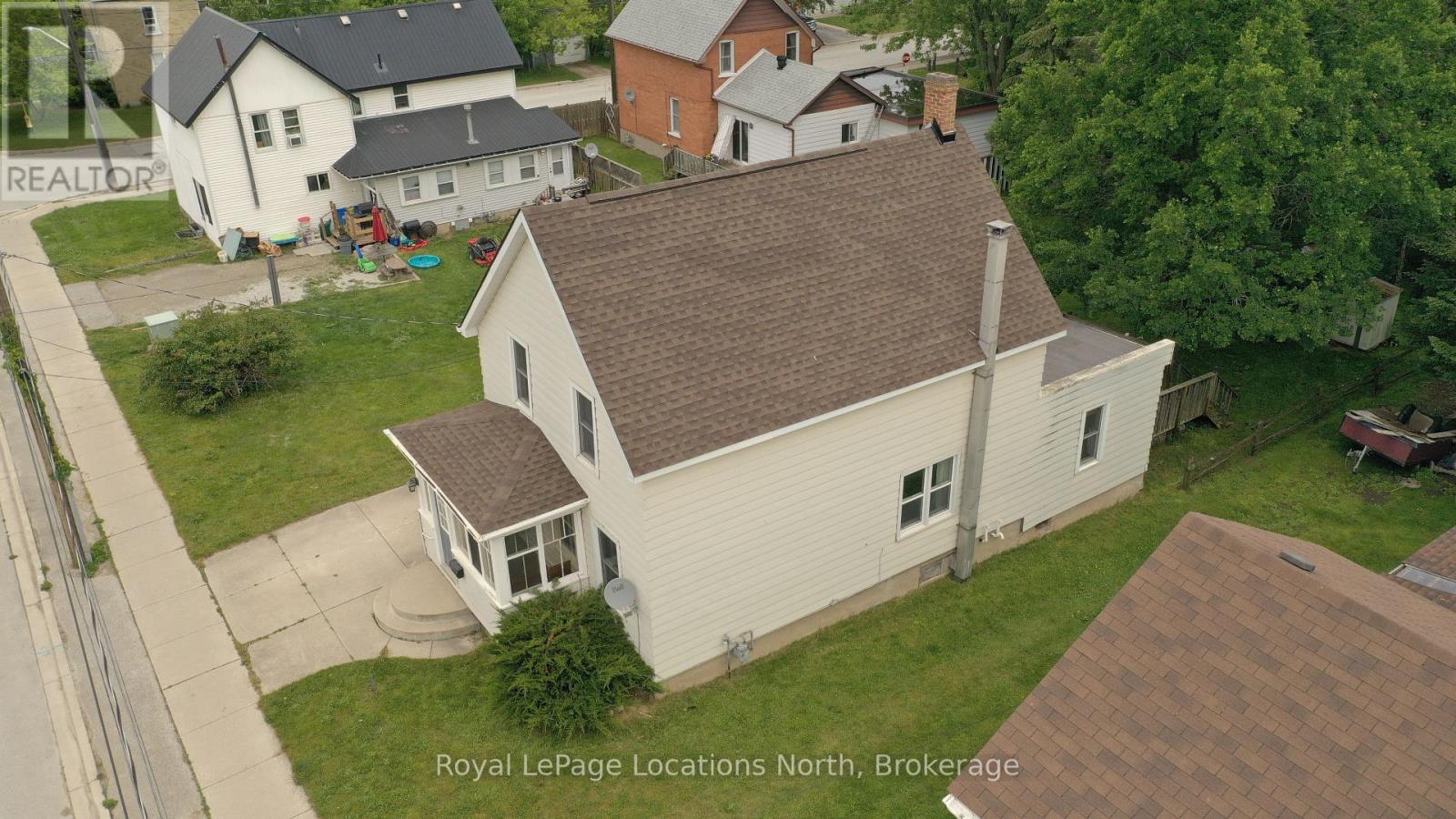 163 Henry Street, Meaford, Ontario  N4L 1E1 - Photo 3 - X12240339