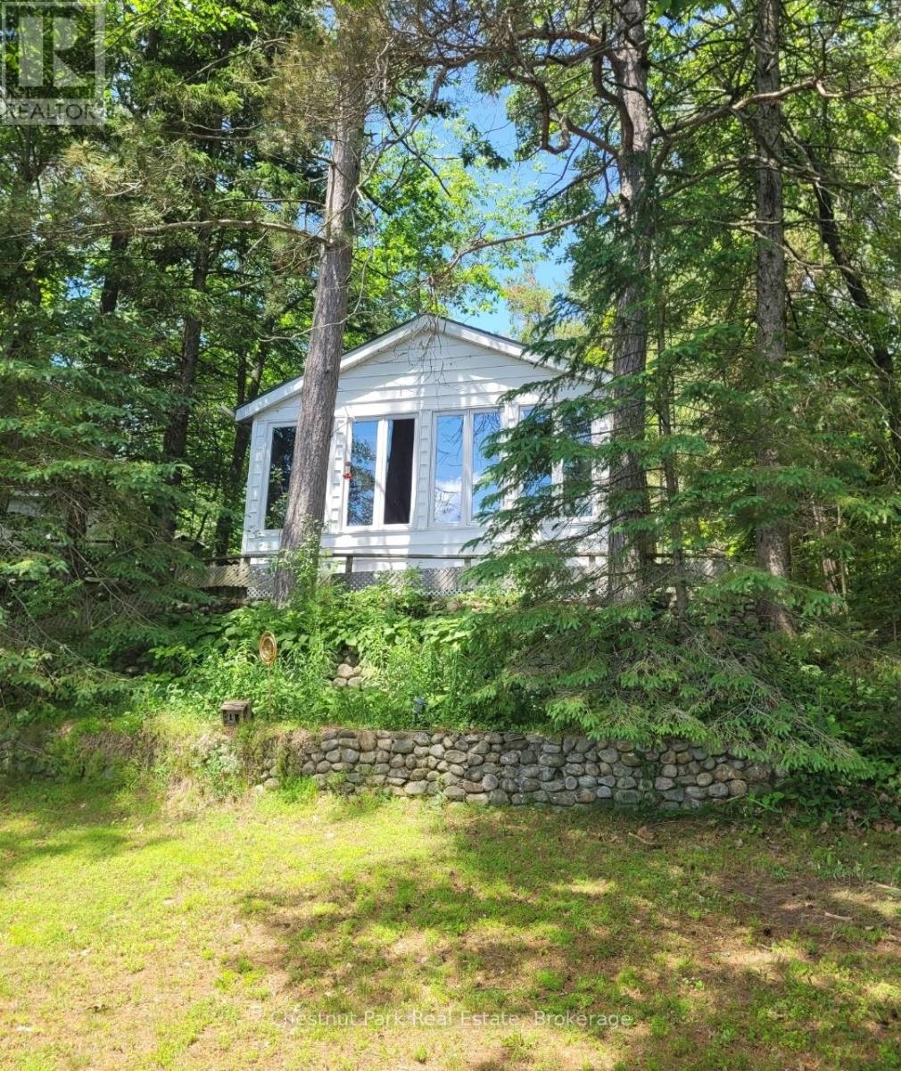 1038 Fitchett Lane, Gravenhurst, Ontario  P1P 1R3 - Photo 2 - X12240526