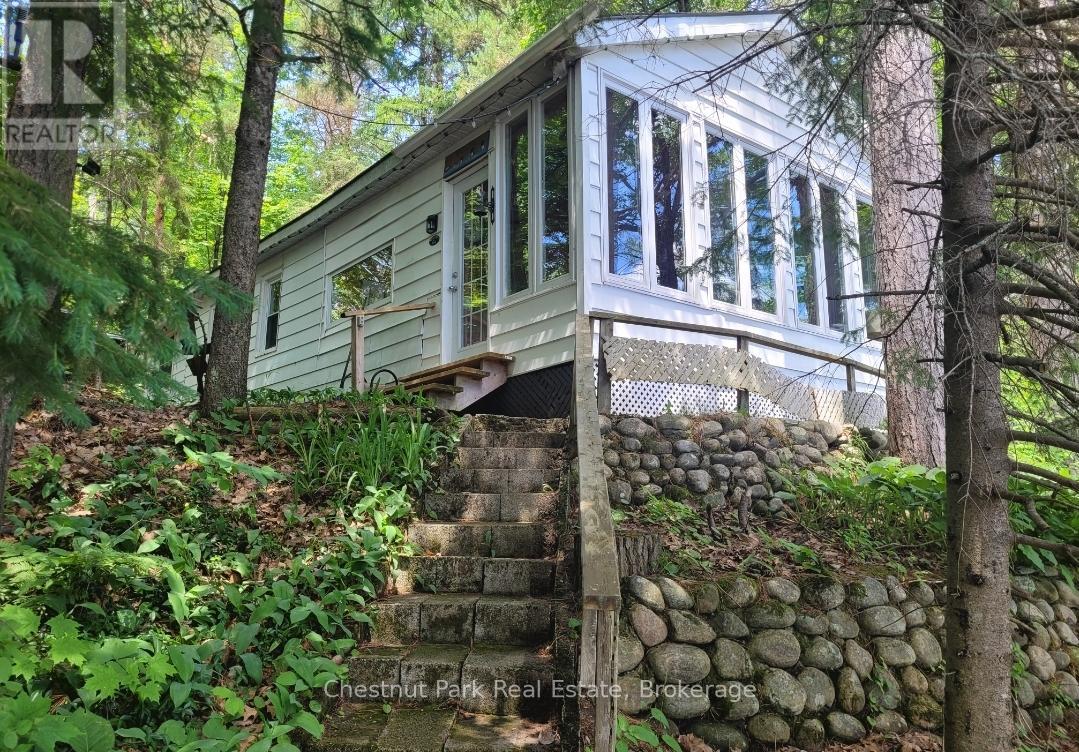 1038 Fitchett Lane, Gravenhurst, Ontario  P1P 1R3 - Photo 3 - X12240526