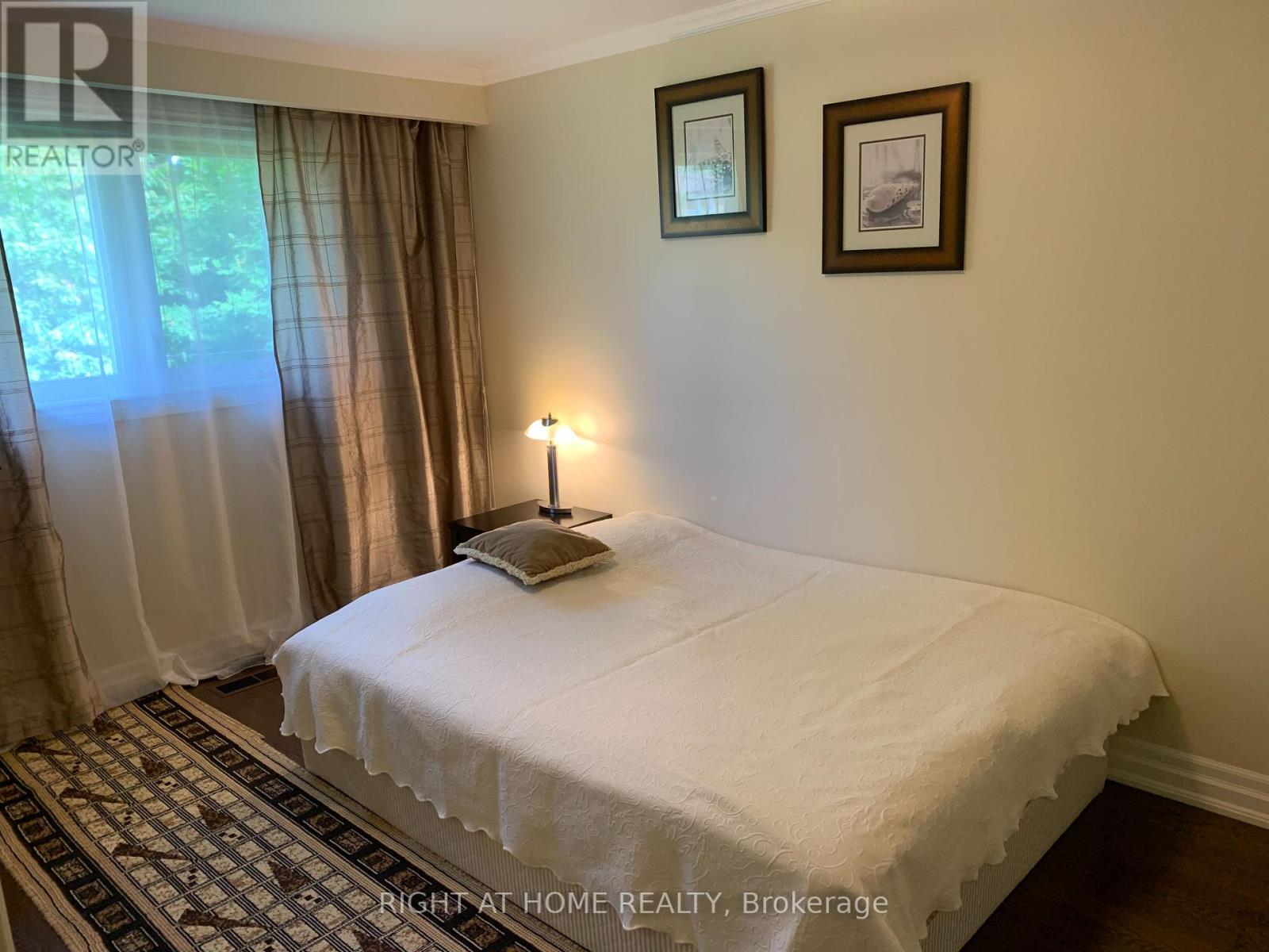 66 Dewlane Drive, Toronto, Ontario  M2R 2P8 - Photo 9 - C12239750
