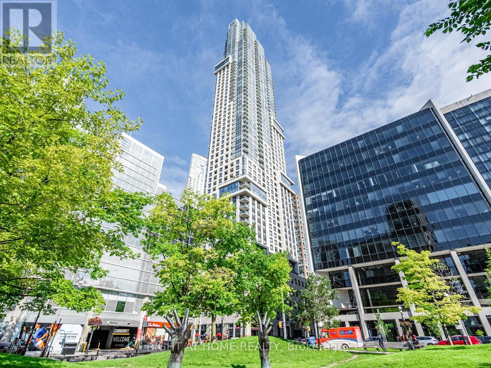813 - 88 Scott Street, Toronto, Ontario  M5E 0A9 - Photo 1 - C12240084