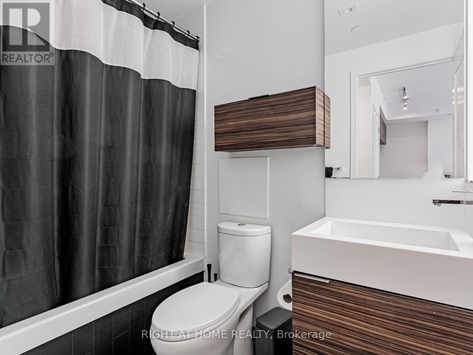 813 - 88 Scott Street, Toronto, Ontario  M5E 0A9 - Photo 12 - C12240084