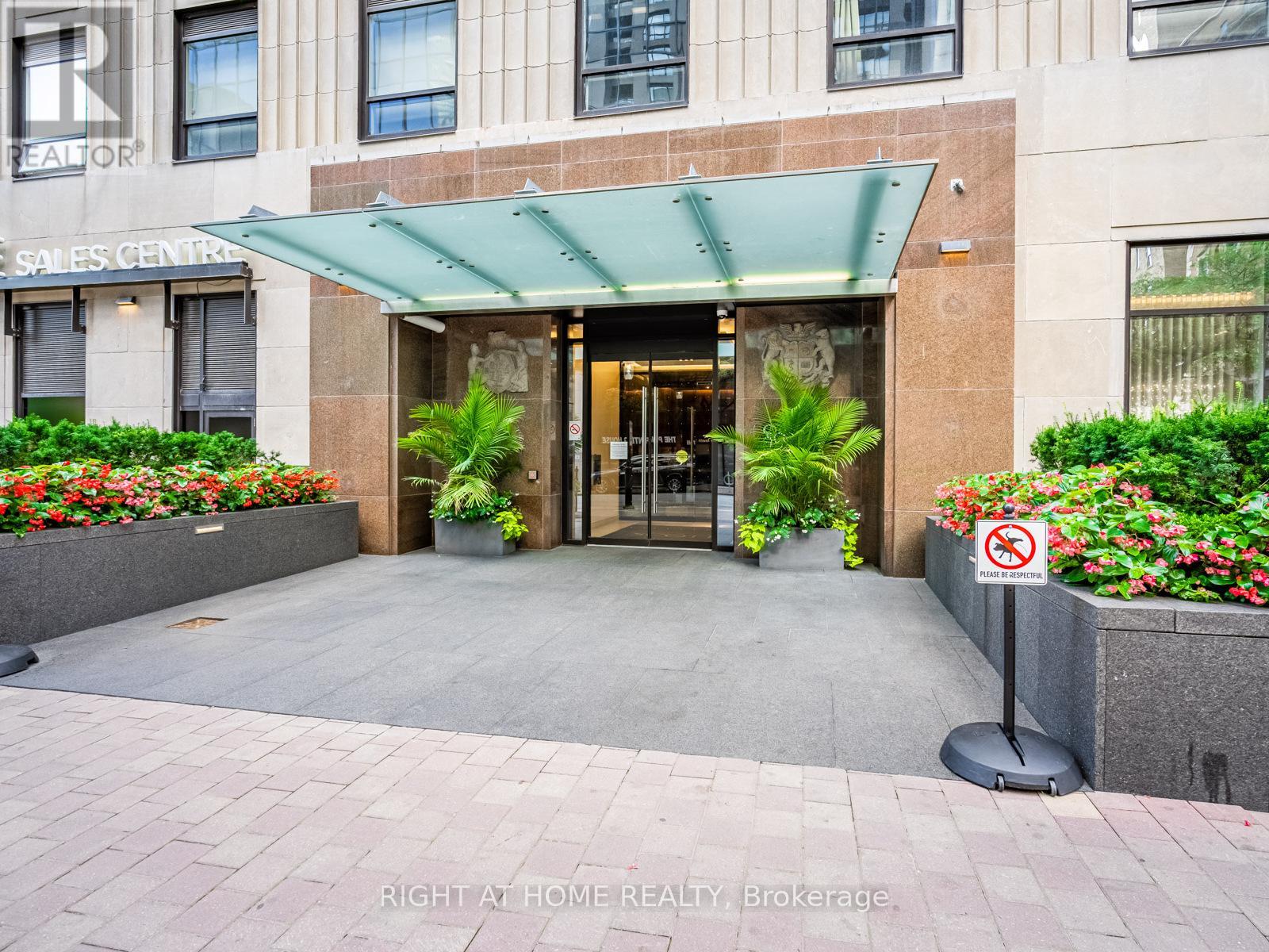 813 - 88 Scott Street, Toronto, Ontario  M5E 0A9 - Photo 18 - C12240084