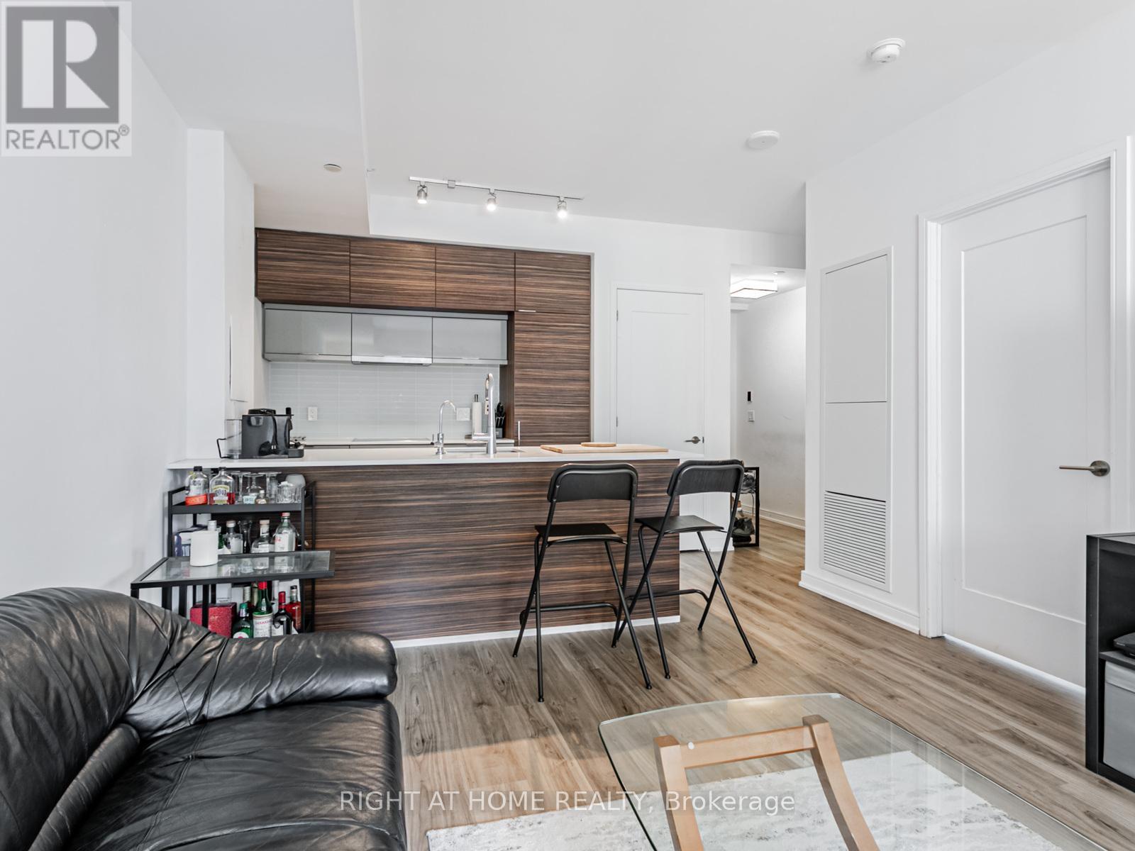 813 - 88 Scott Street, Toronto, Ontario  M5E 0A9 - Photo 4 - C12240084