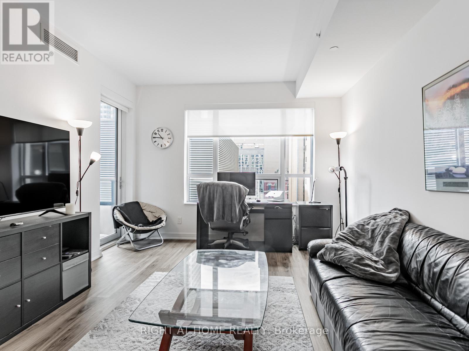 813 - 88 Scott Street, Toronto, Ontario  M5E 0A9 - Photo 9 - C12240084