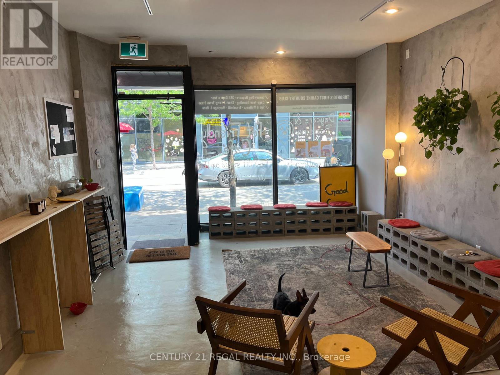 Property at 867 DUNDAS STREET N image 4