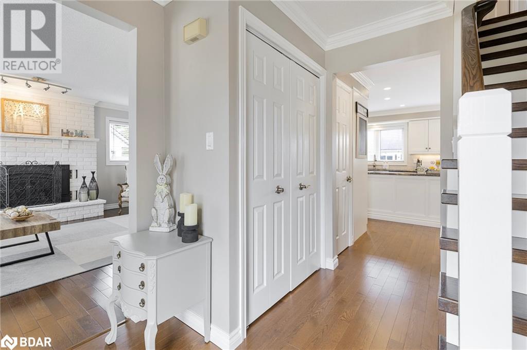 Property at 35 HOWARD Drive image 3