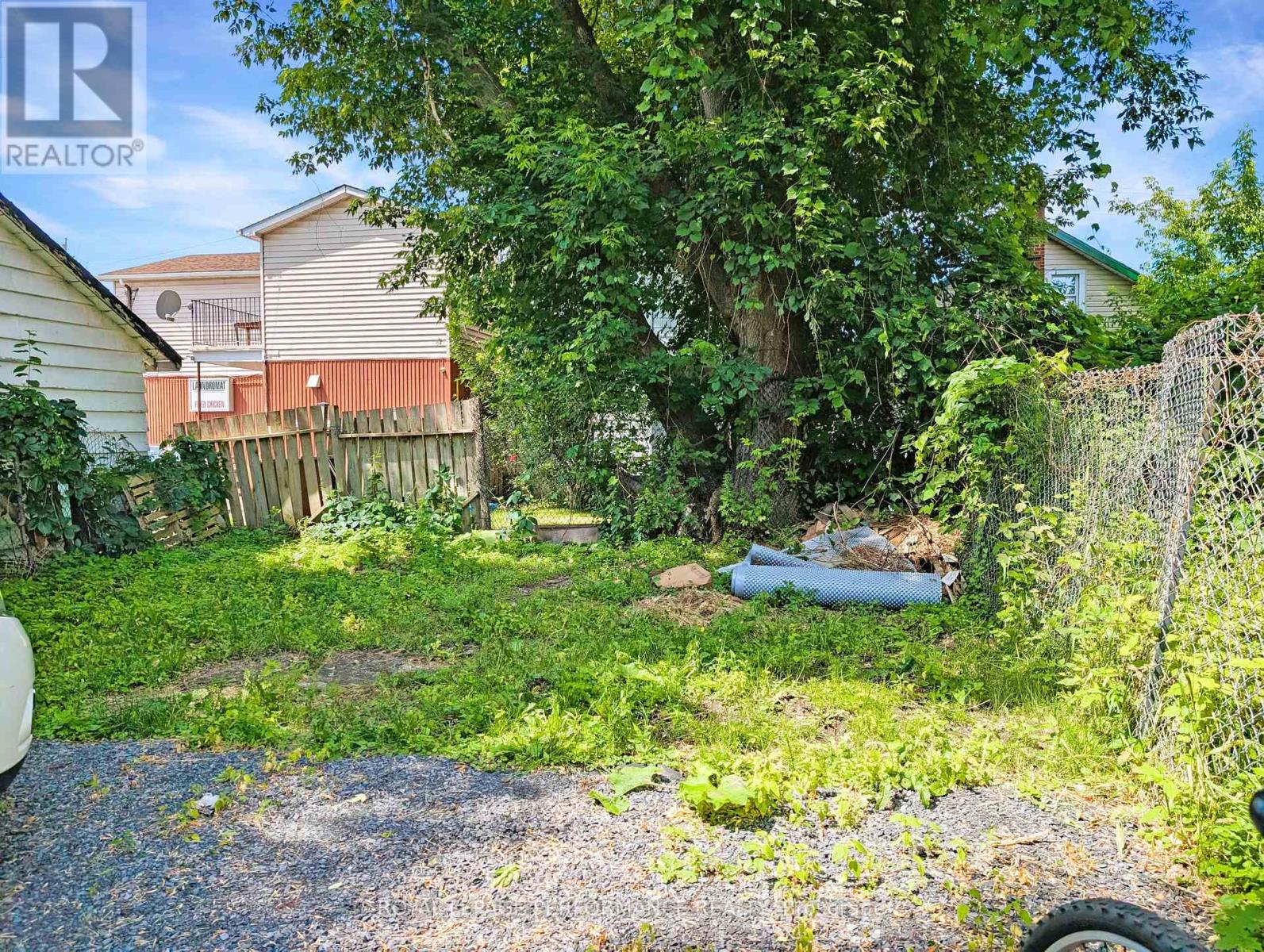 307-309 Prince Arthur Street, Cornwall, Ontario  K6H 4P1 - Photo 4 - X12238027