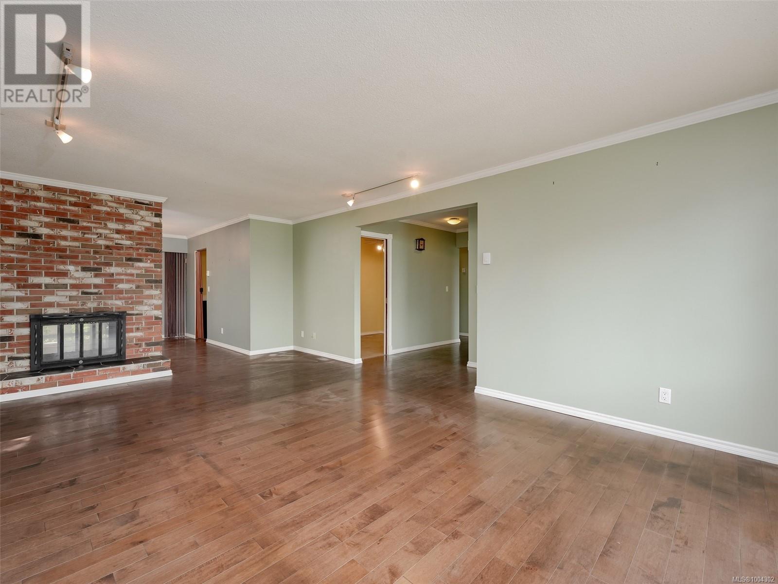Property at 2520 Fifth St image 5