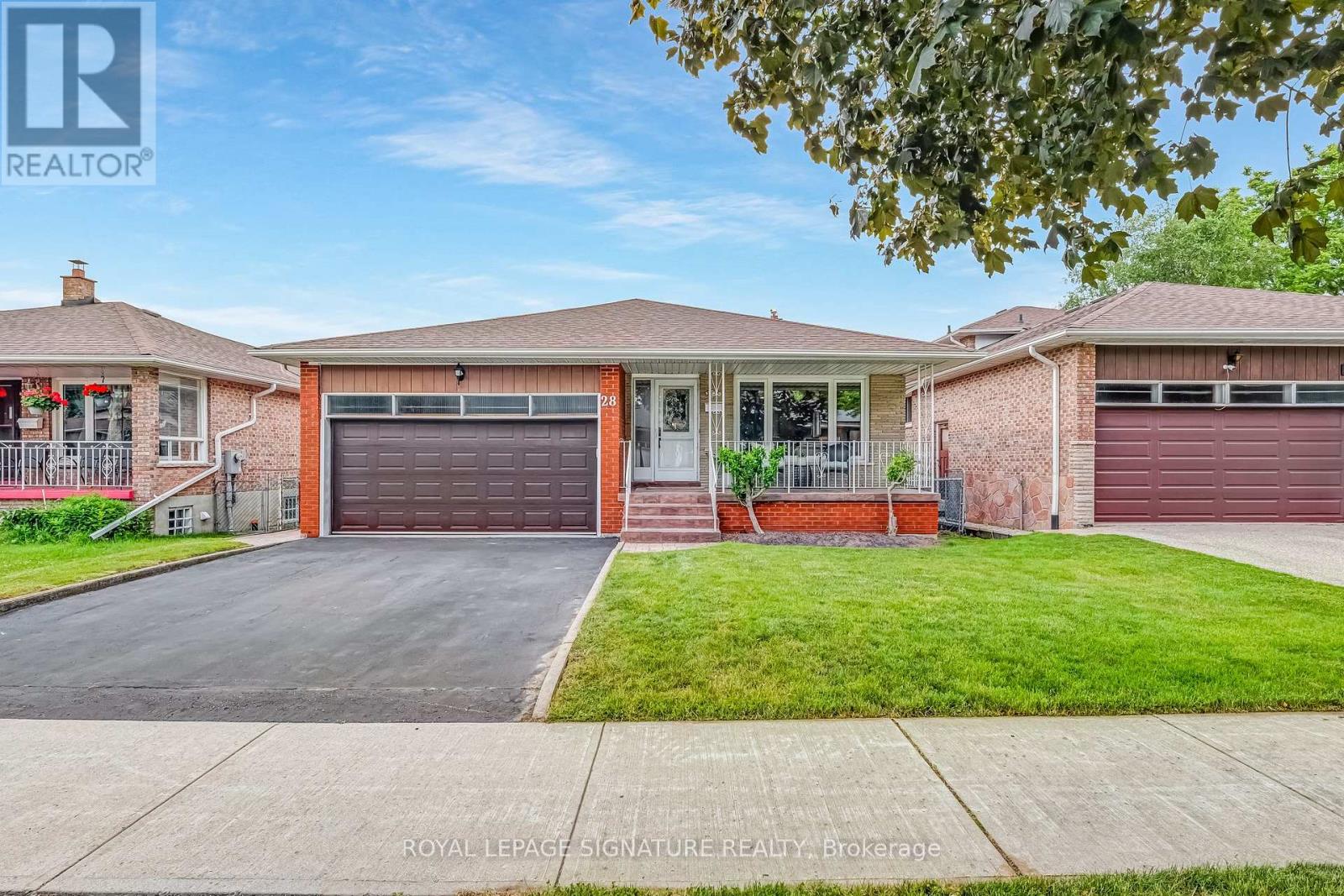Property at 28 GREENDOWNS DRIVE image 1