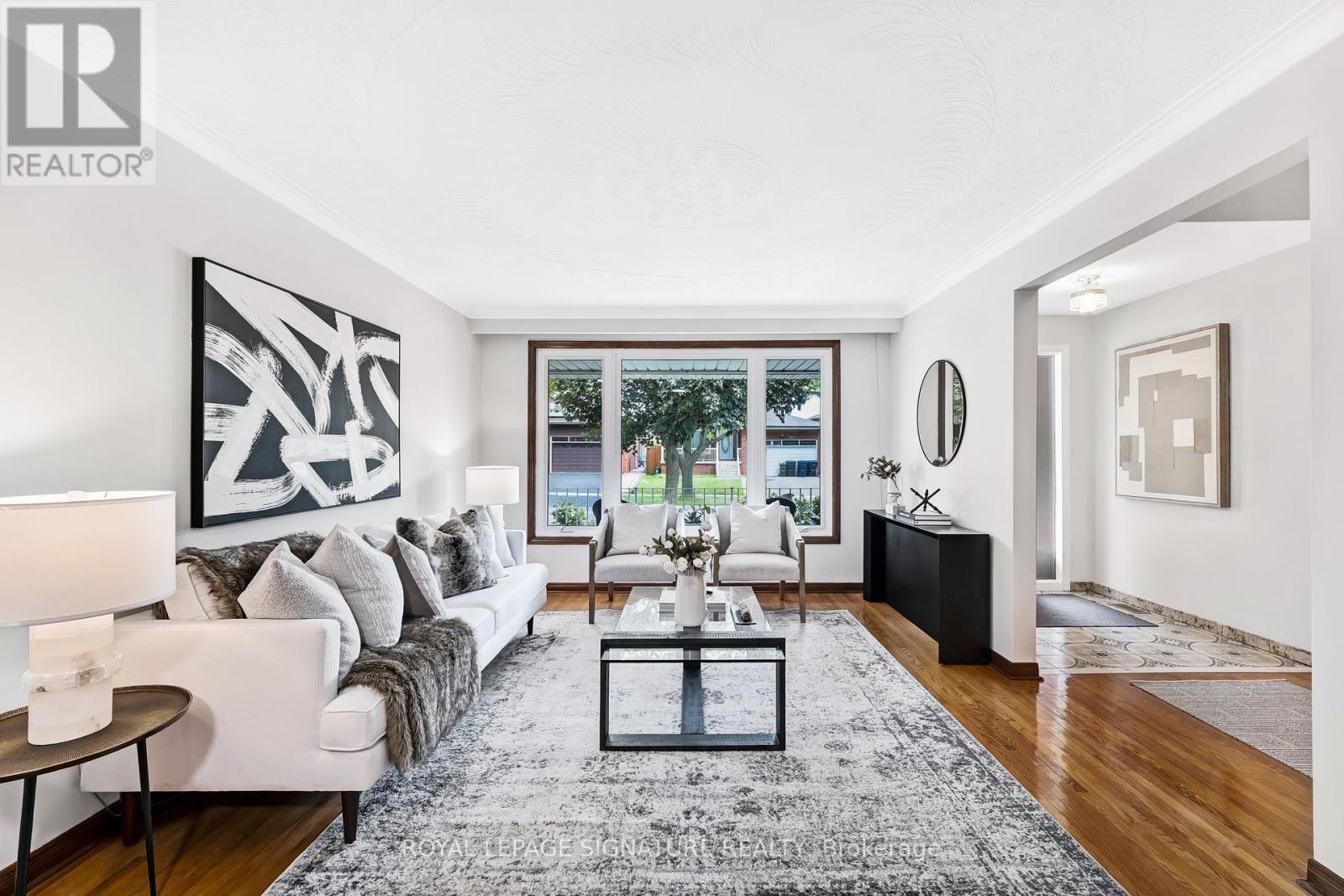 Property at 28 GREENDOWNS DRIVE image 3