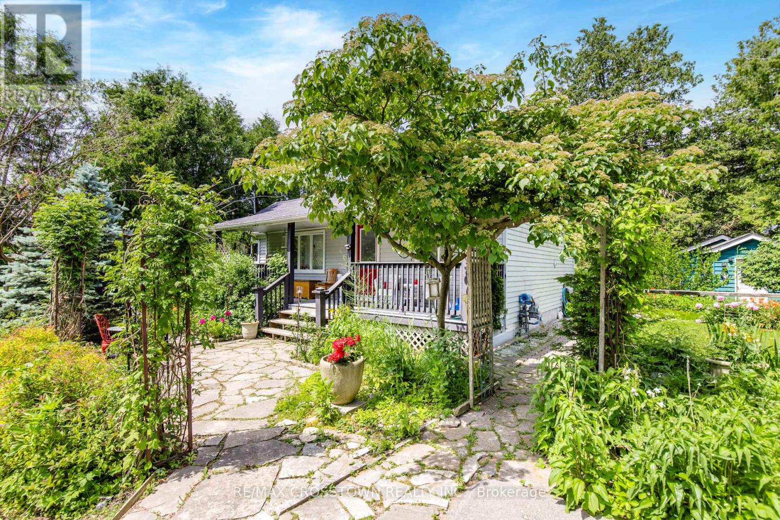 24890 Thorah Park Boulevard, Brock, Ontario  L0K 1A0 - Photo 9 - N12240520