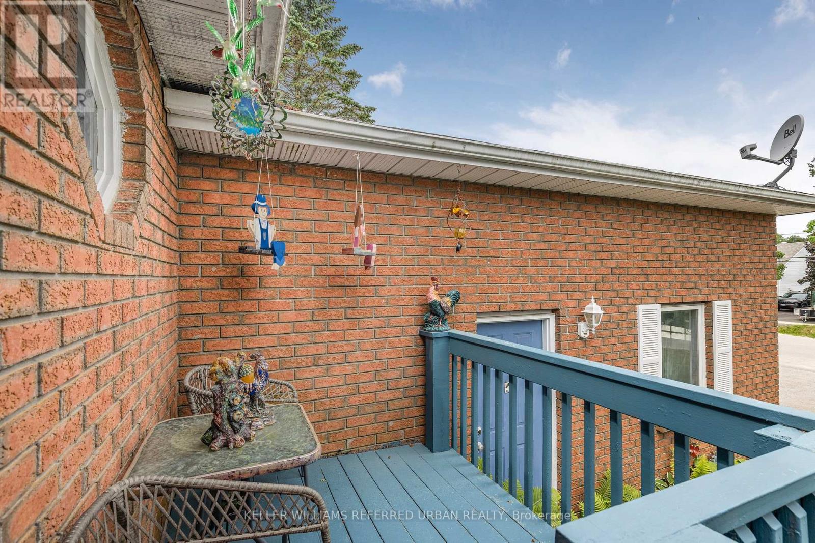 Property at 31 JOHN DILLINGNO STREET image 5