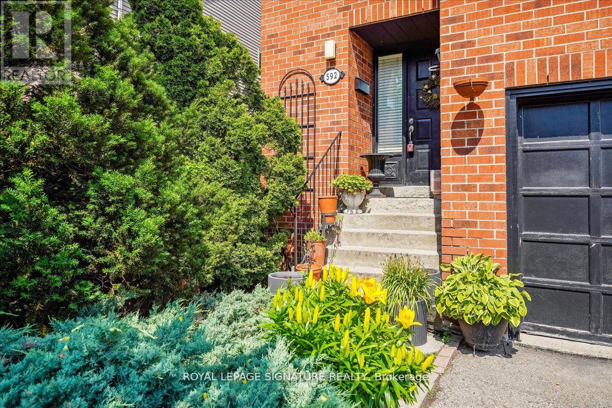Property at 592 GALLOWAY CRESCENT image 3