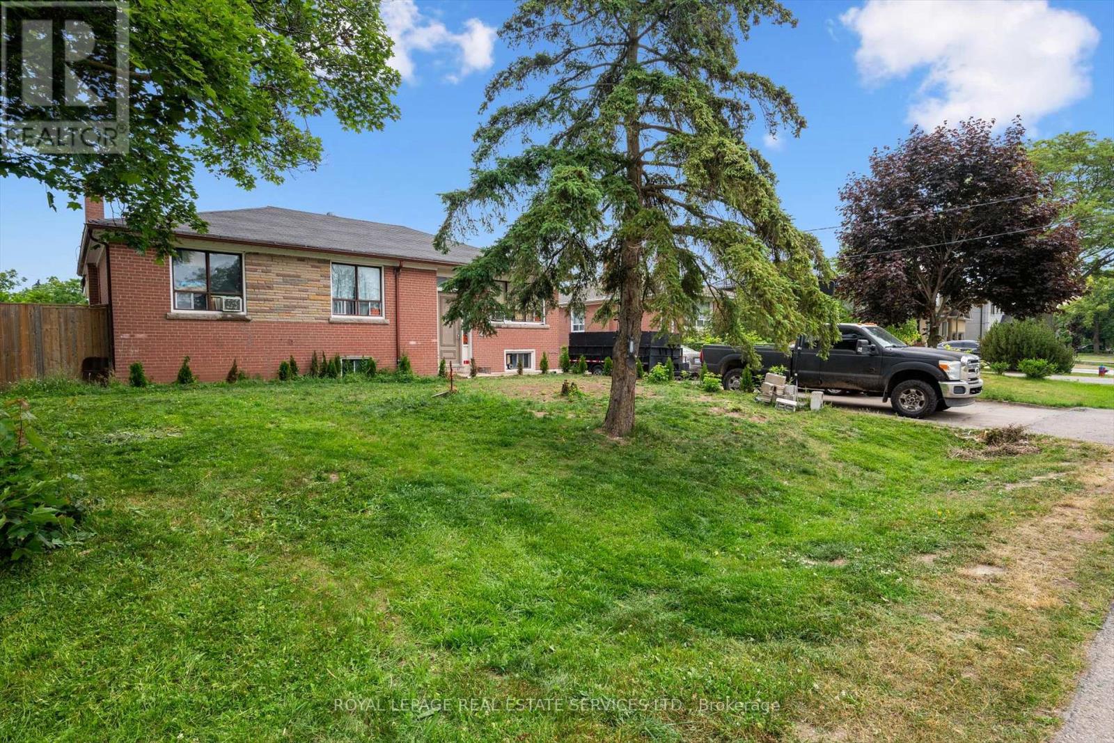 Property at 451 SANDMERE PLACE image 4