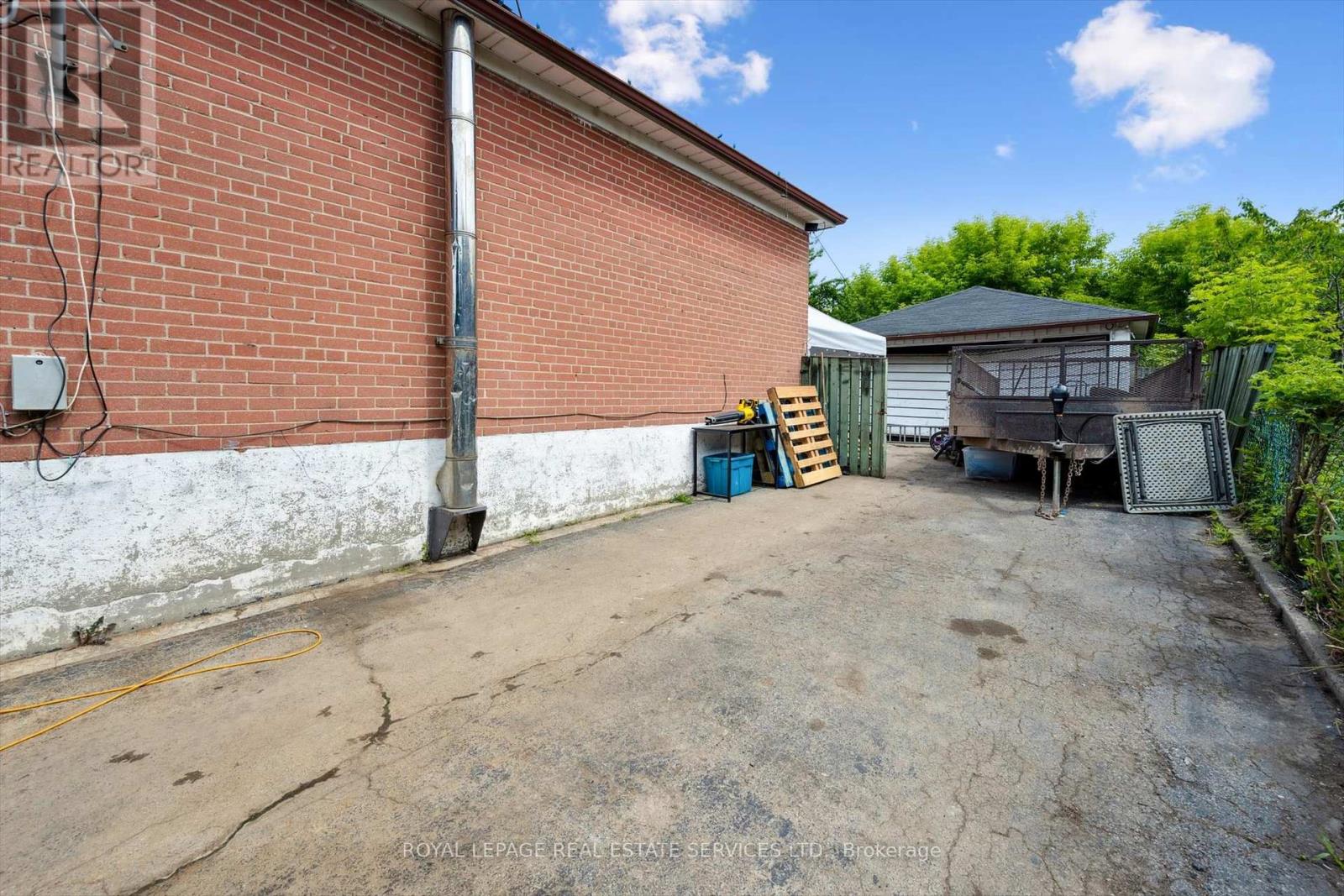 Property at 451 SANDMERE PLACE image 5