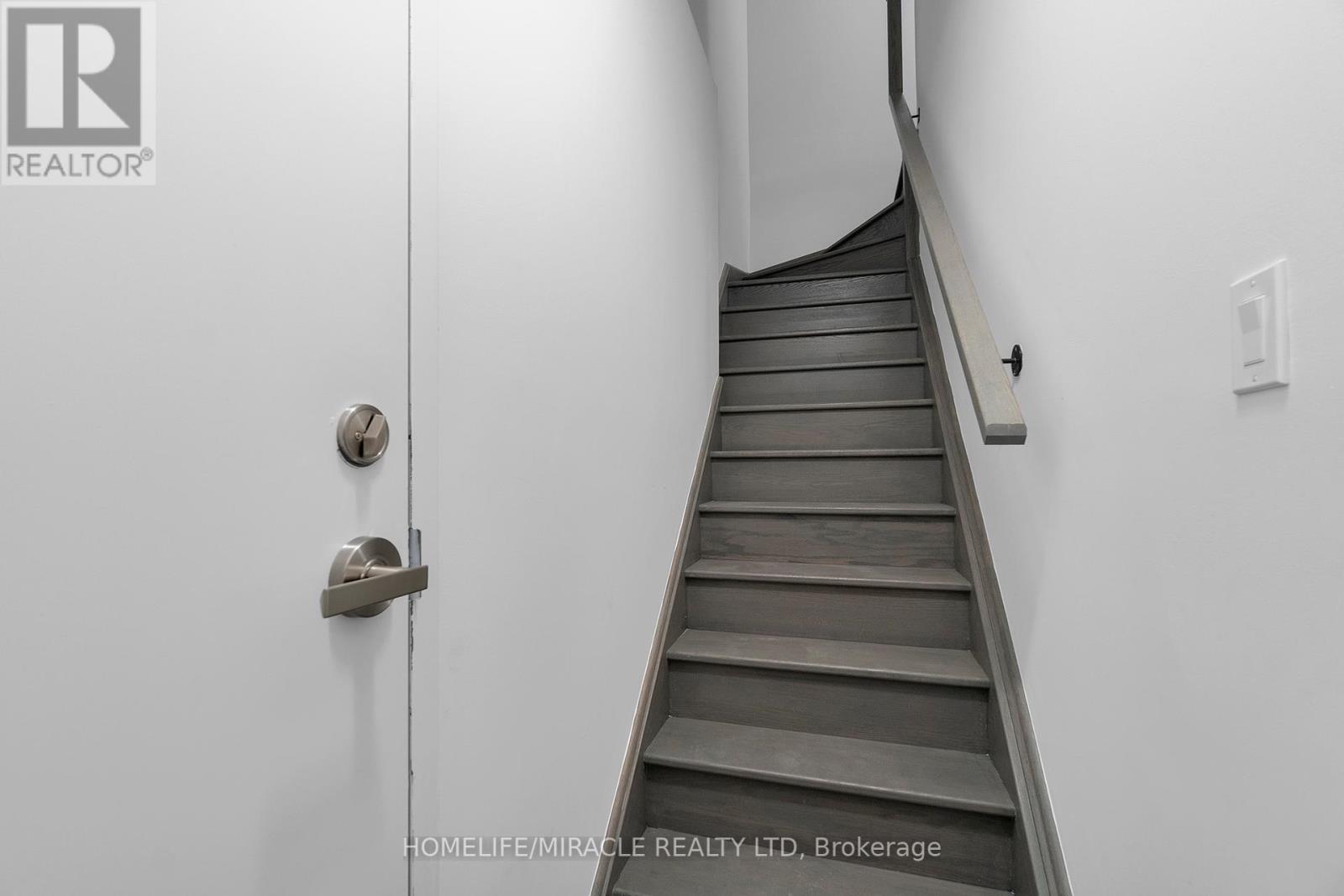 Property at 62 - 5 WILLIAM JACKSON WAY image 4