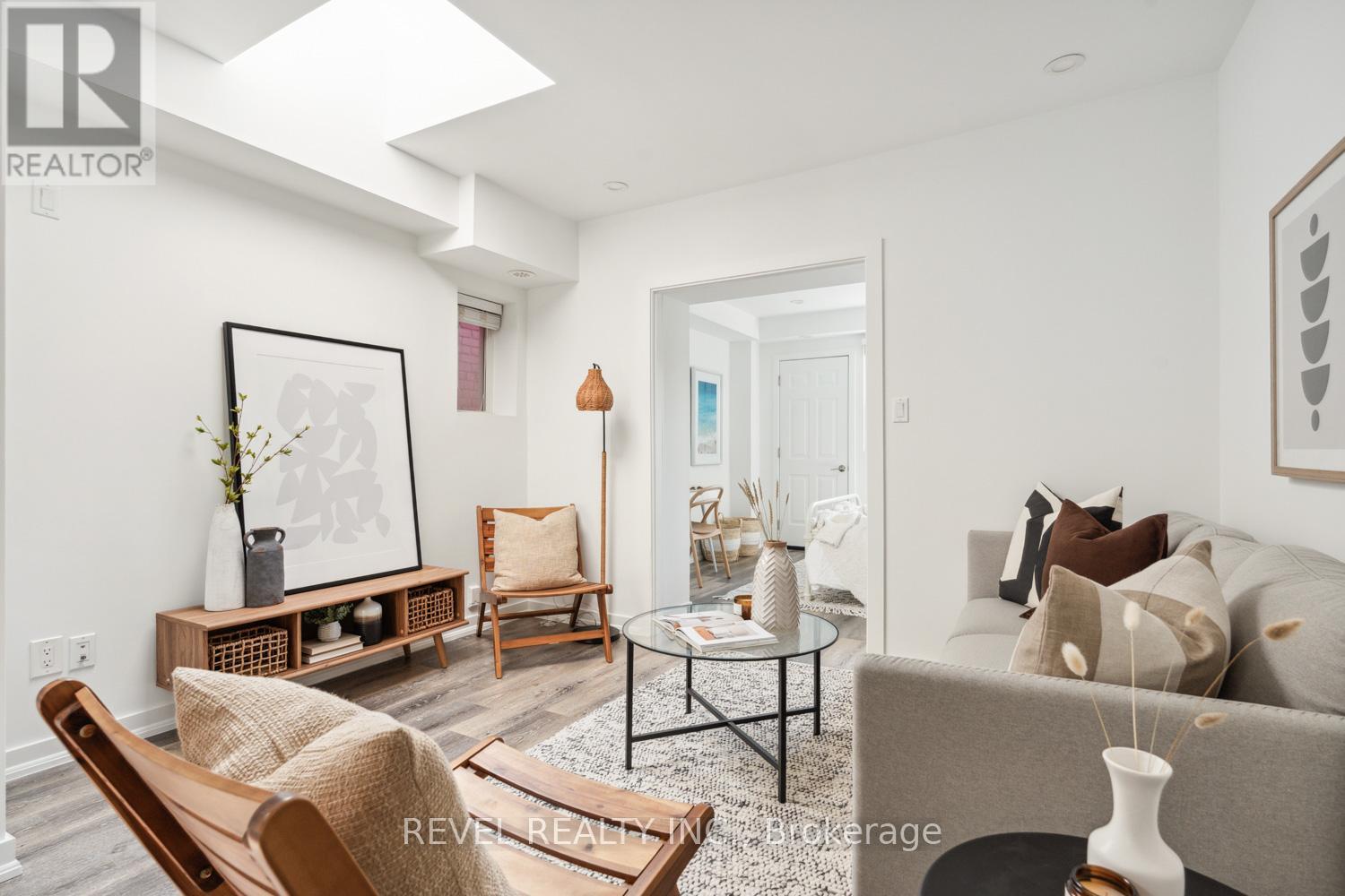 Property at 526 QUEBEC AVE AVENUE image 1