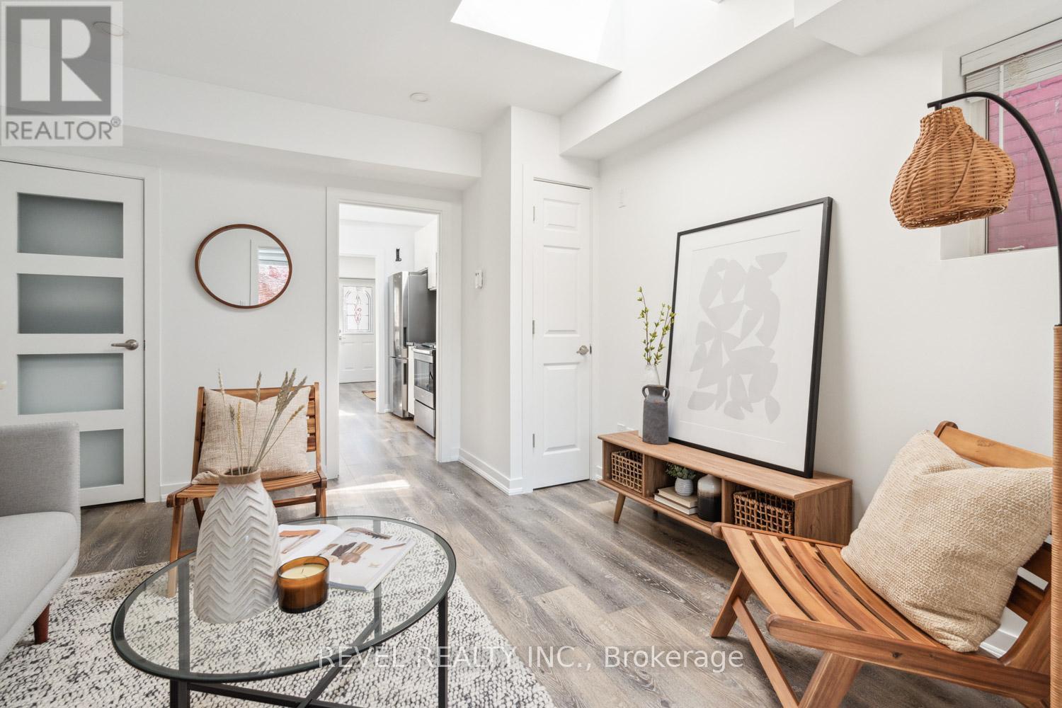 Property at 526 QUEBEC AVE AVENUE image 2