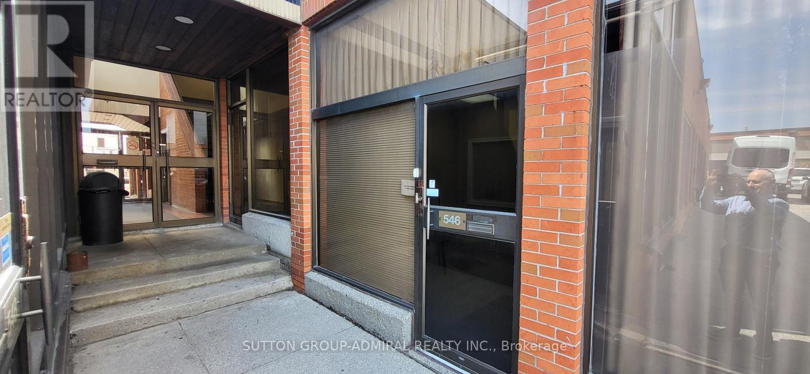 546 Champagne Drive, Toronto, Ontario  M3J 2T9 - Photo 1 - W12240341
