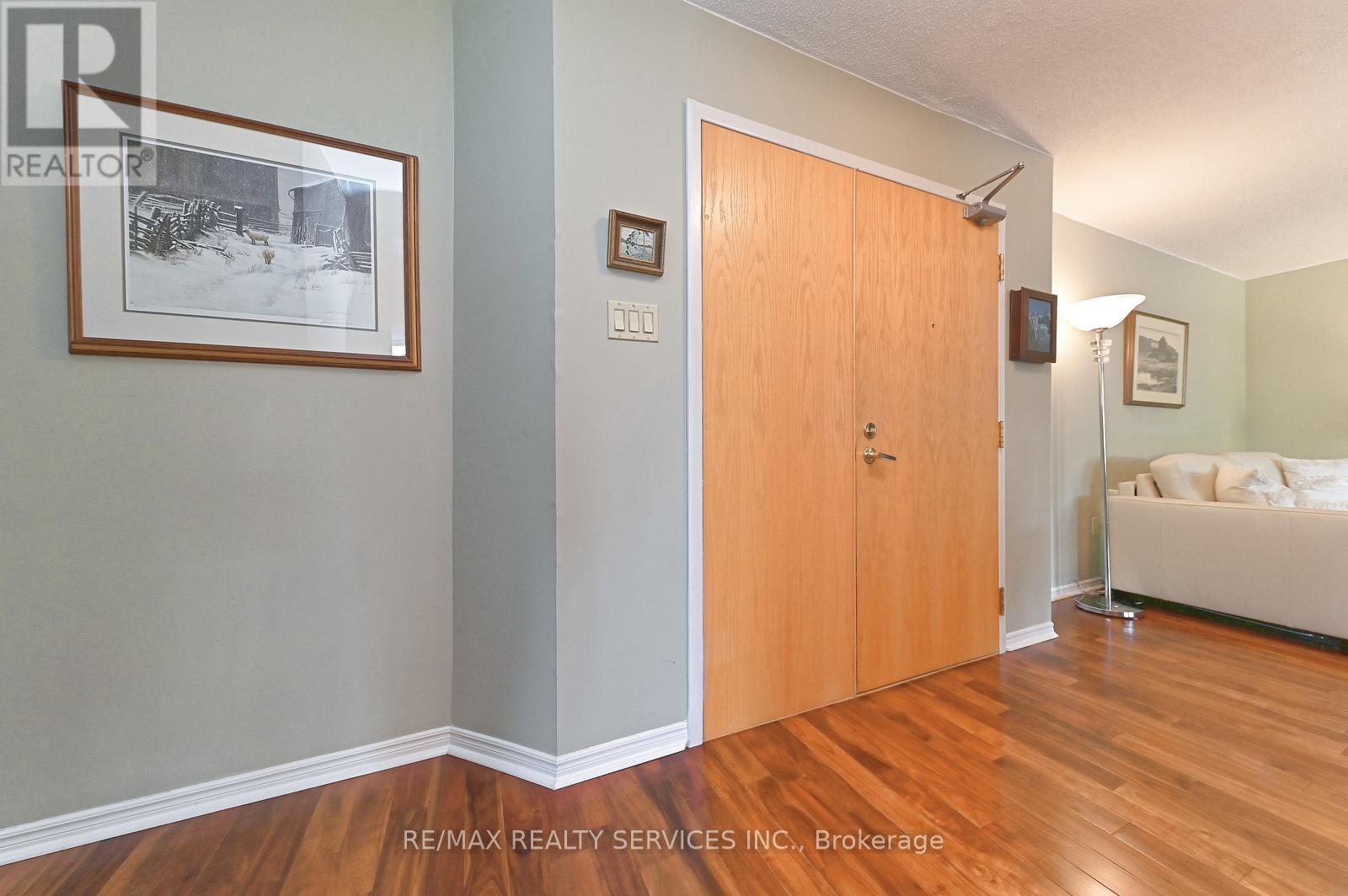 Property at 402 - 58 CHURCH STREET E image 4