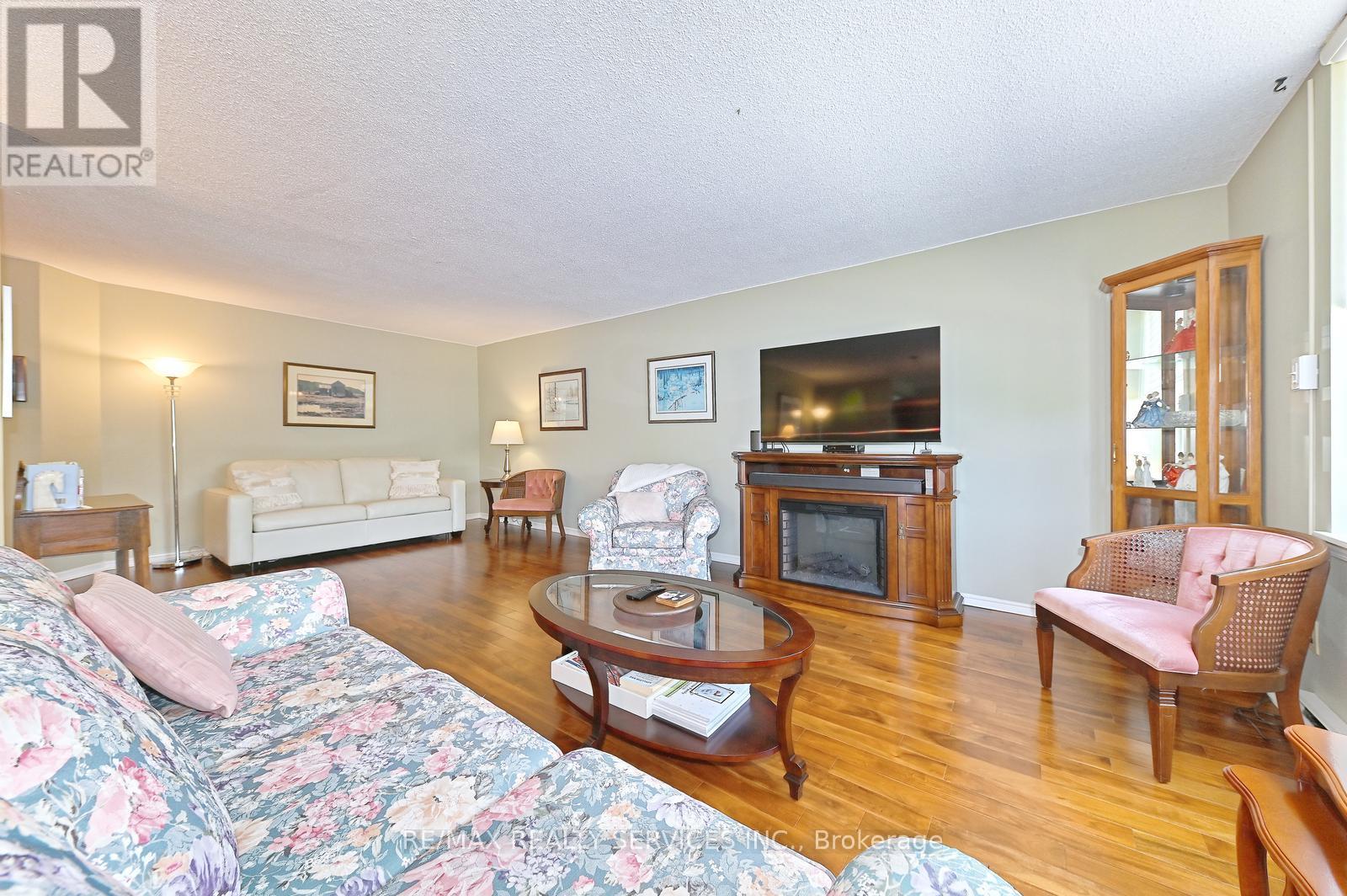 Property at 402 - 58 CHURCH STREET E image 5