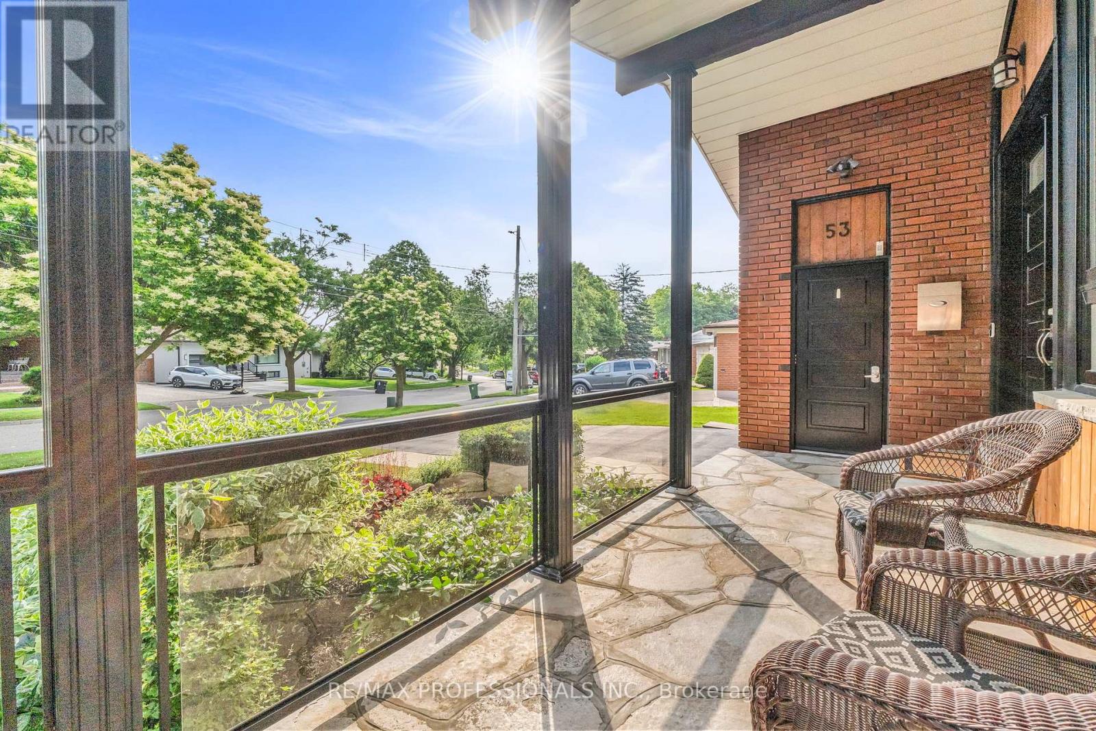 Property at 53 DECARIE CIRCLE image 4