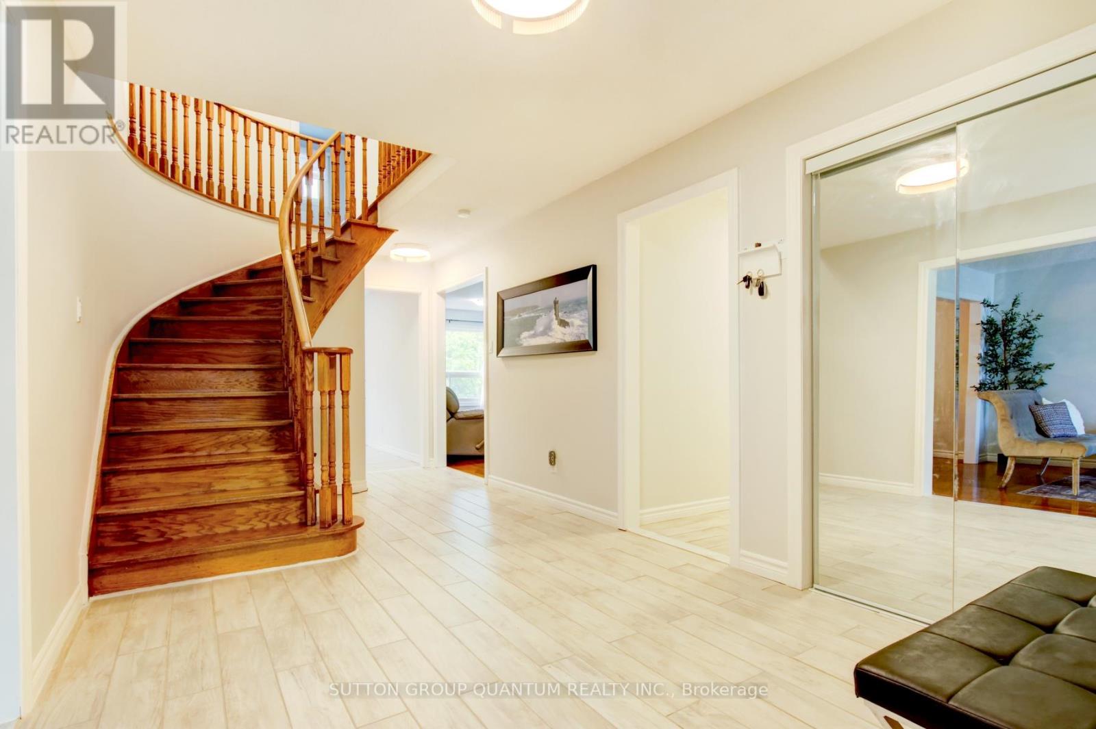 61 Sunforest Drive, Brampton (Heart Lake West), Ontario  L6Z 2W7 - Photo 17 - W12240455
