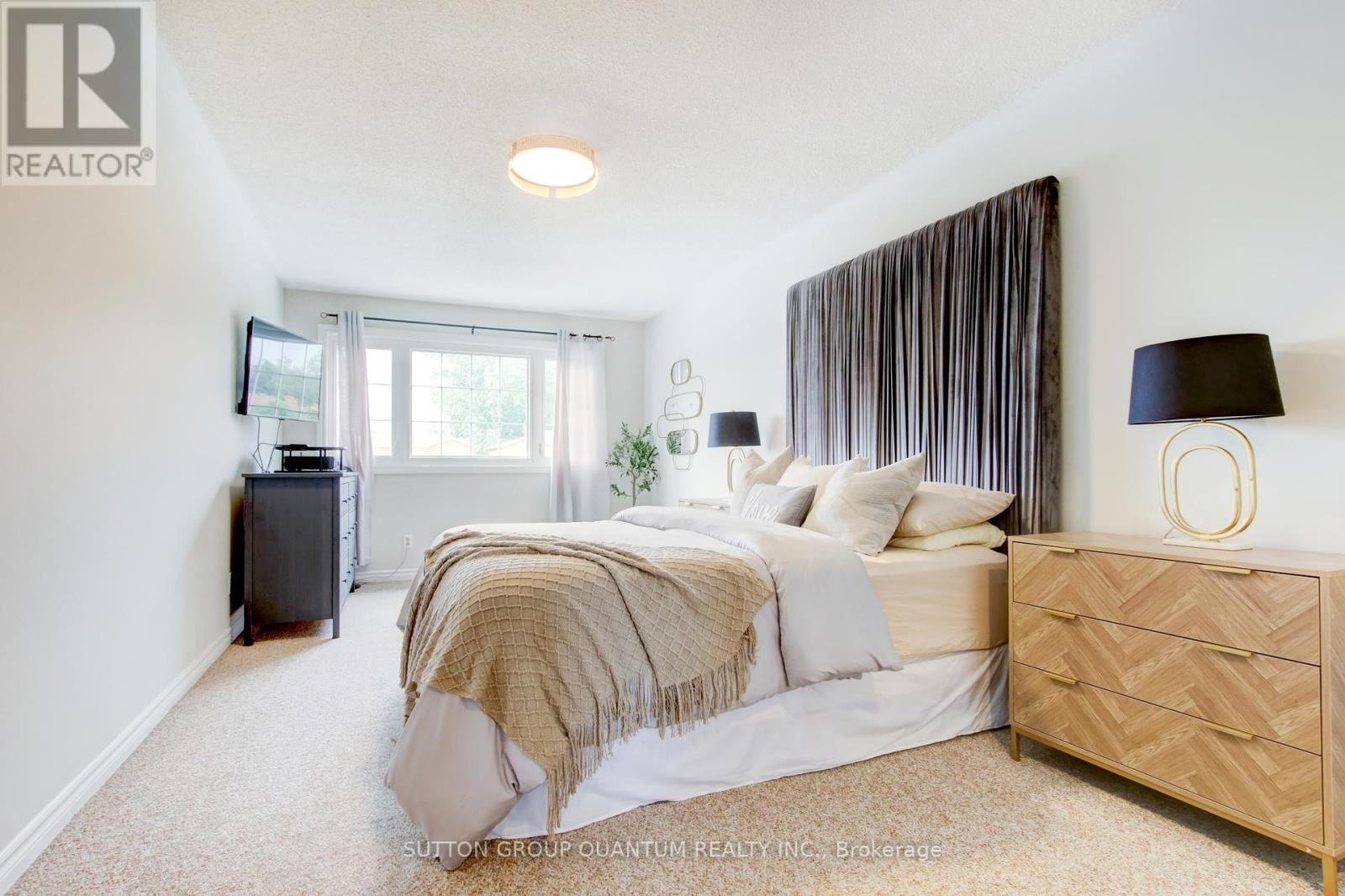 61 Sunforest Drive, Brampton (Heart Lake West), Ontario  L6Z 2W7 - Photo 19 - W12240455