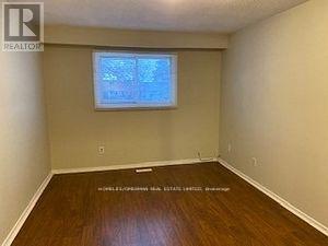52 Simmons Boulevard, Brampton (Madoc), Ontario  L6V 3V6 - Photo 8 - W12240501