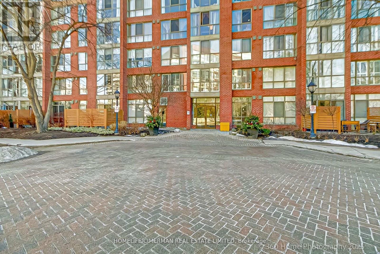 413 - 20 Southport Street, Toronto (High Park-Swansea), Ontario  M6S 4Y8 - Photo 2 - W12240545