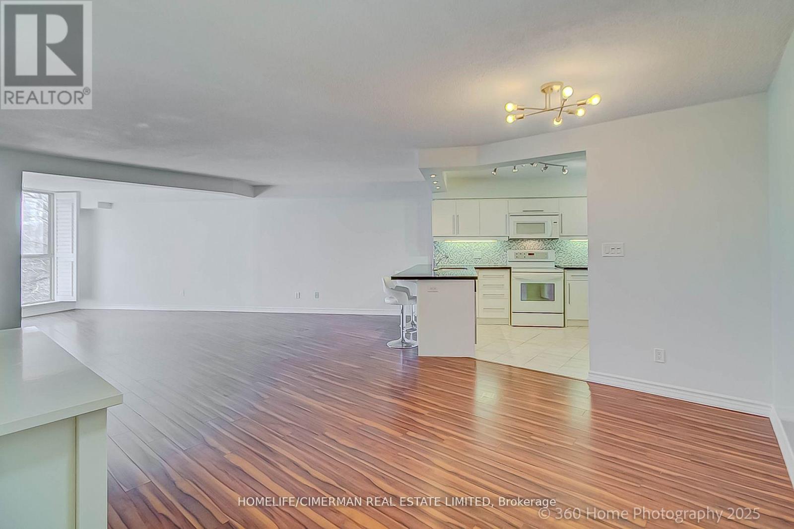 413 - 20 Southport Street, Toronto (High Park-Swansea), Ontario  M6S 4Y8 - Photo 6 - W12240545