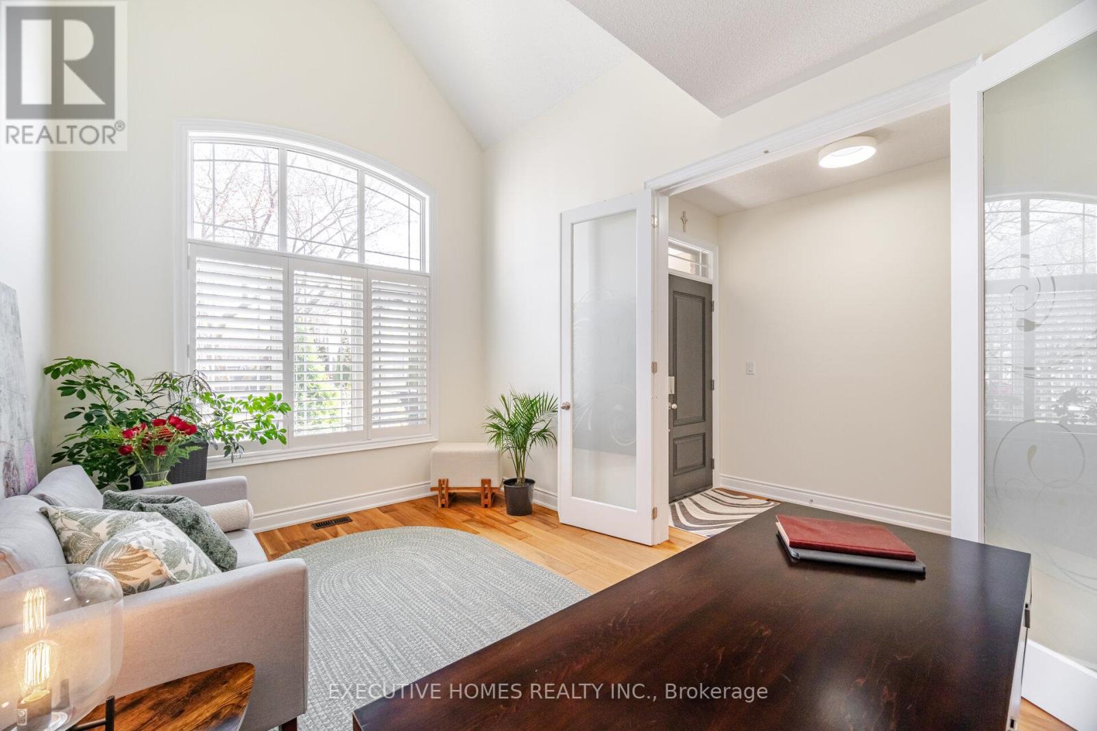 Property at 221 CATHCART CRESCENT image 5