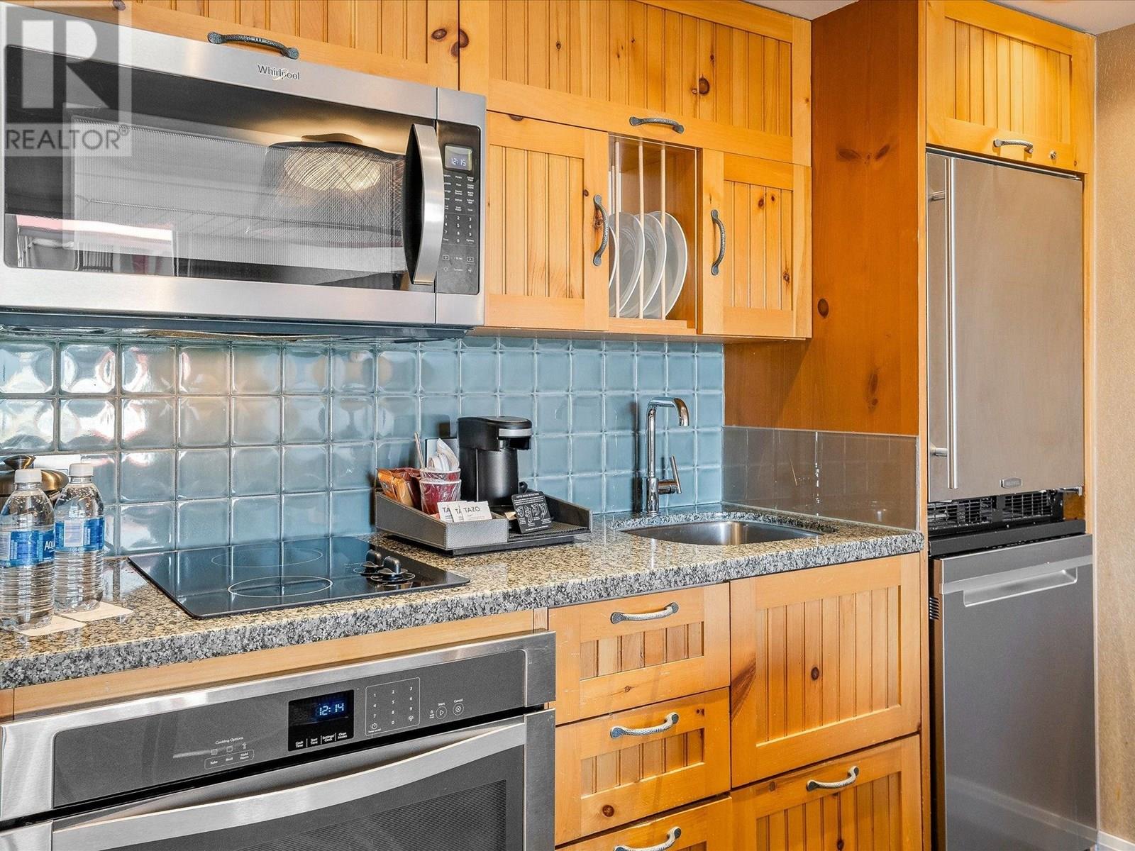 Property at 978 4090 WHISTLER WAY image 3