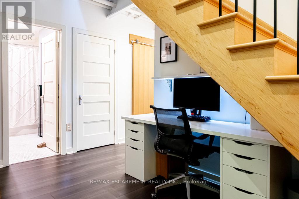 102 - 66 Bay Street S, Hamilton (Durand), Ontario  L8P 4Z6 - Photo 6 - X12240210