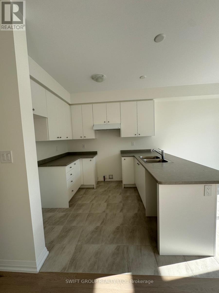 Property at 123 GRANVILLE CRESCENT image 4