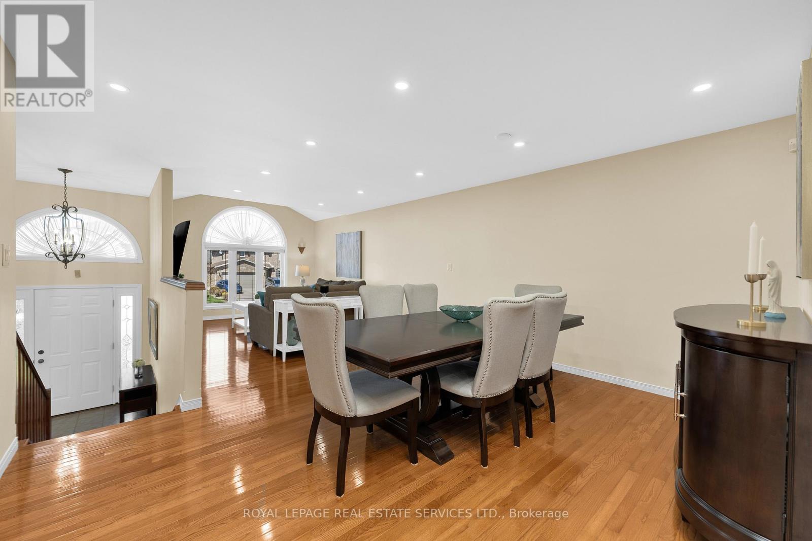 Property at 185 AMY CROFT DRIVE image 2