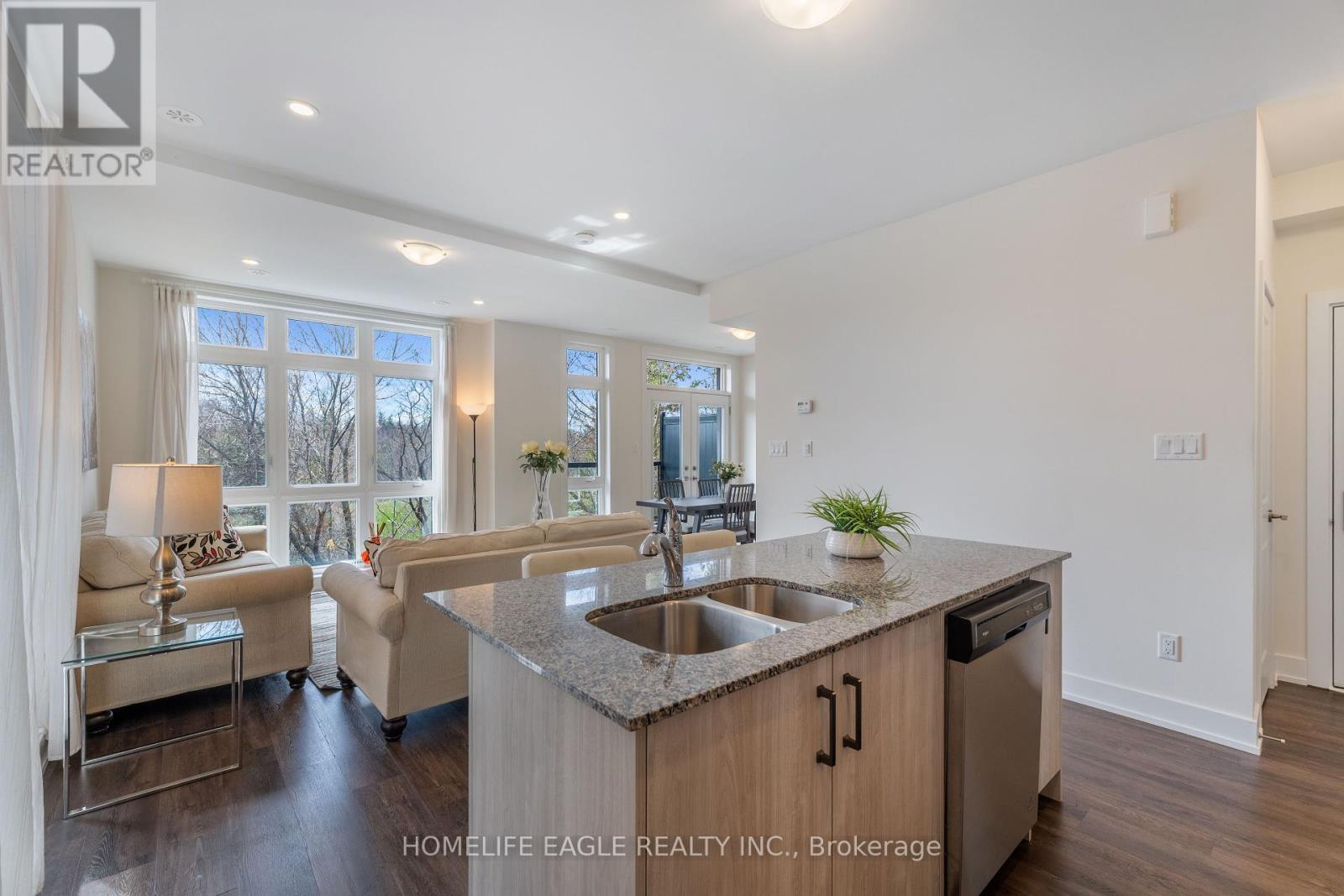 Property at 16 - 7 PHELPS LANE image 3