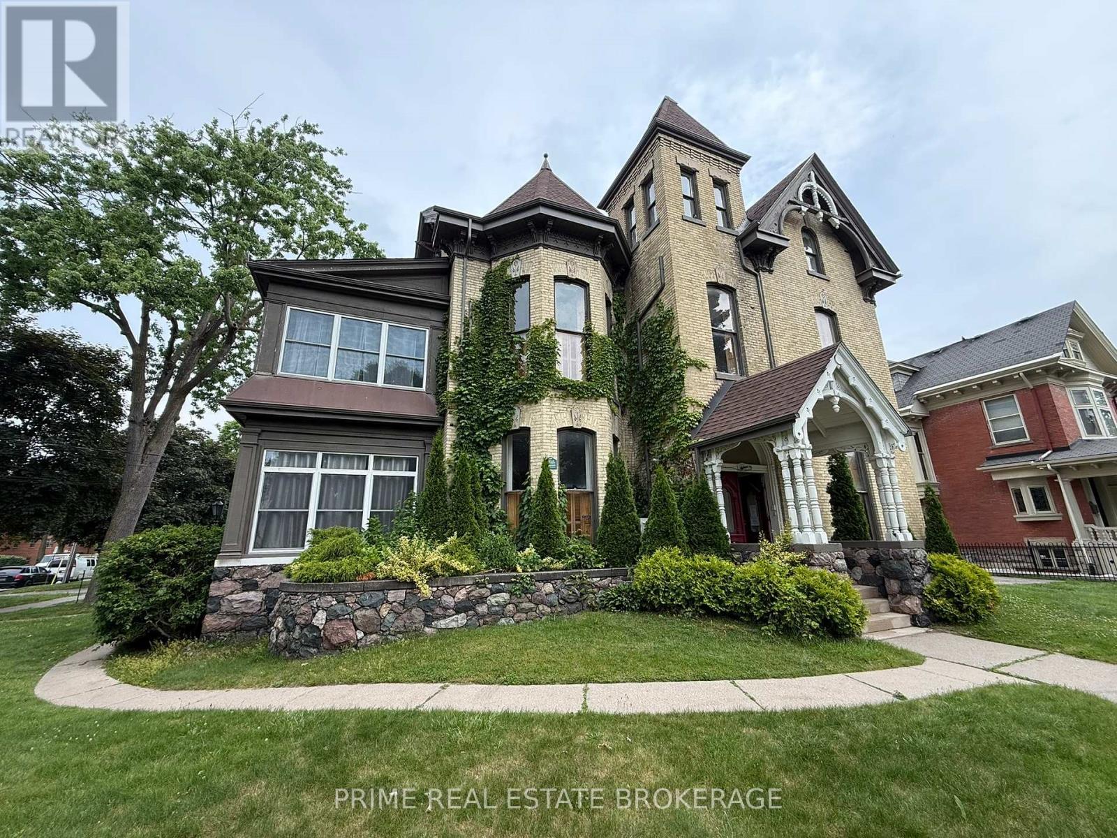 536 Queens Avenue, London East, Ontario  N6B 1Y8 - Photo 2 - X12240656