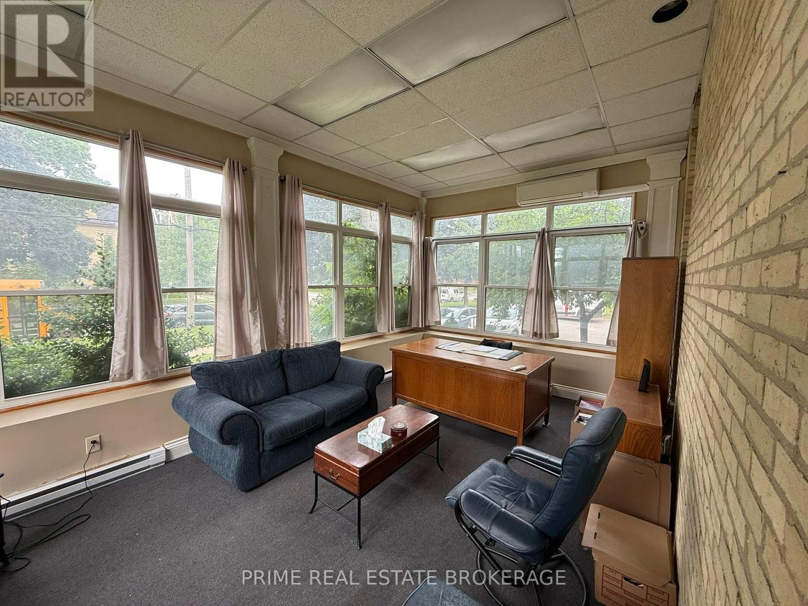 536 Queens Avenue, London East, Ontario  N6B 1Y8 - Photo 3 - X12240656