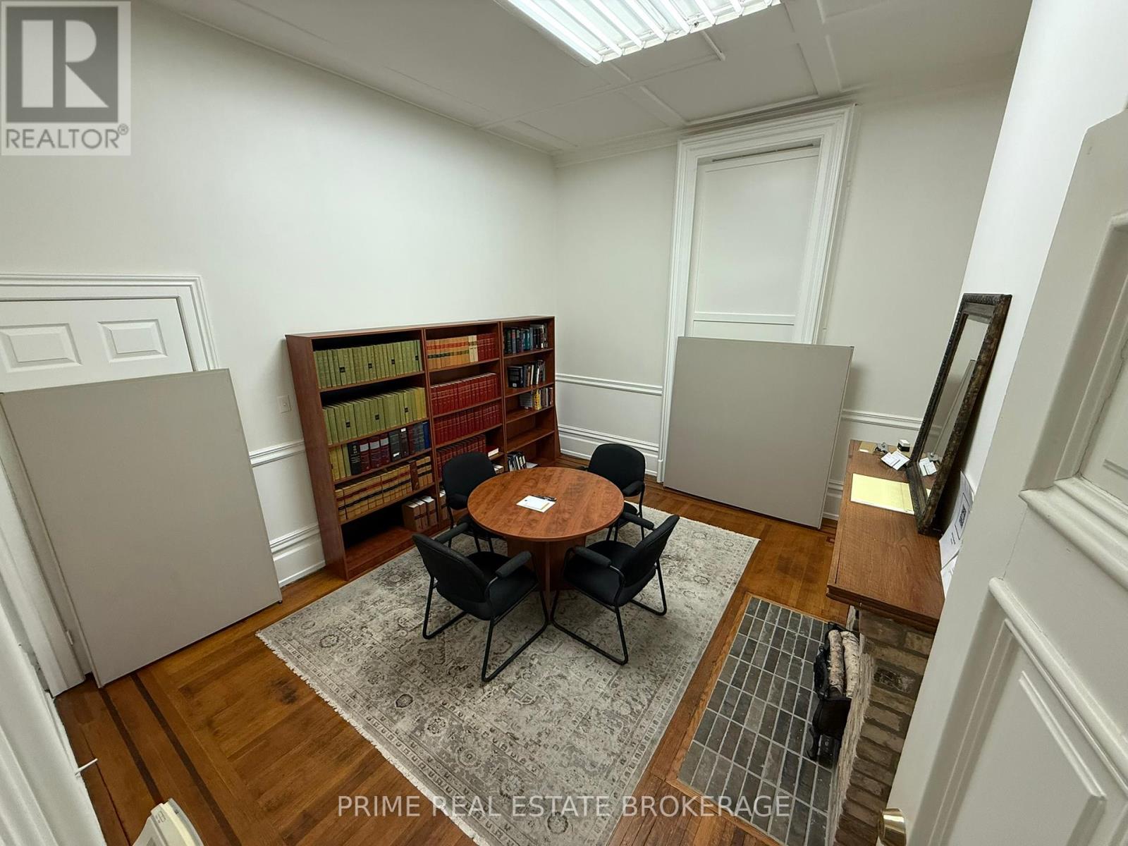 536 Queens Avenue, London East (East F), Ontario  N6B 1Y8 - Photo 5 - X12240656