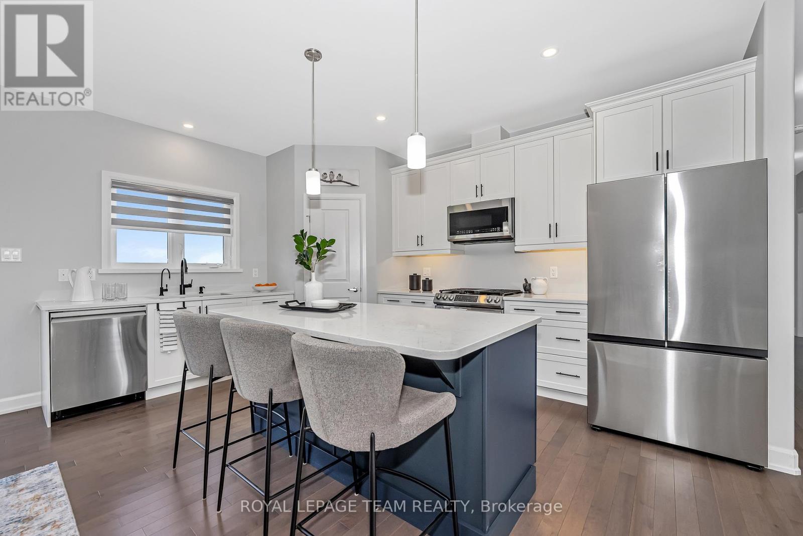 17 Isobel Mcewan Street, Mcnab/braeside, Ontario  K7S 3G8 - Photo 13 - X12240721