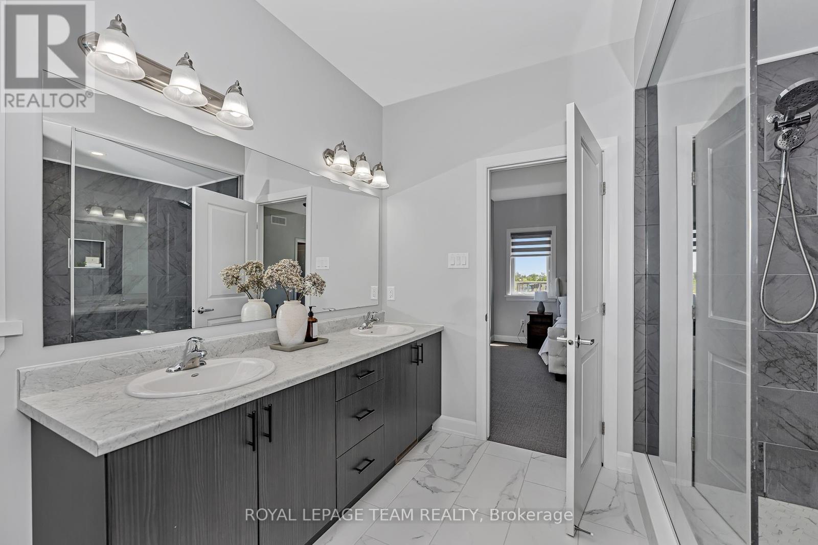 17 Isobel Mcewan Street, Mcnab/braeside, Ontario  K7S 3G8 - Photo 22 - X12240721