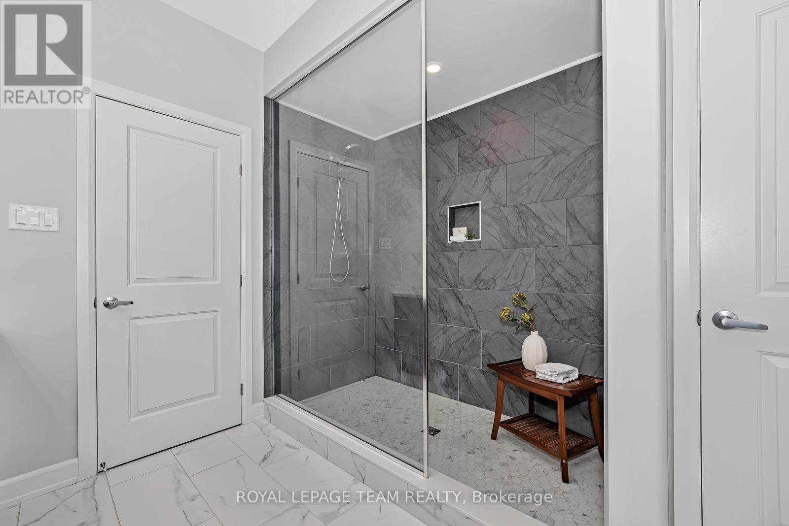 17 Isobel Mcewan Street, Mcnab/braeside, Ontario  K7S 3G8 - Photo 23 - X12240721