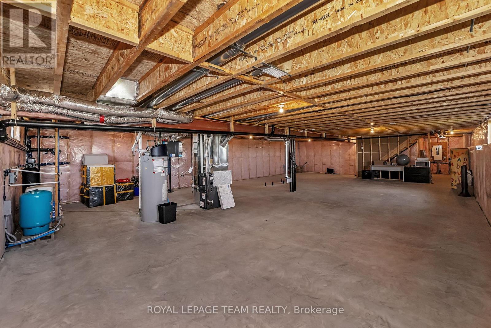 17 Isobel Mcewan Street, Mcnab/braeside, Ontario  K7S 3G8 - Photo 31 - X12240721