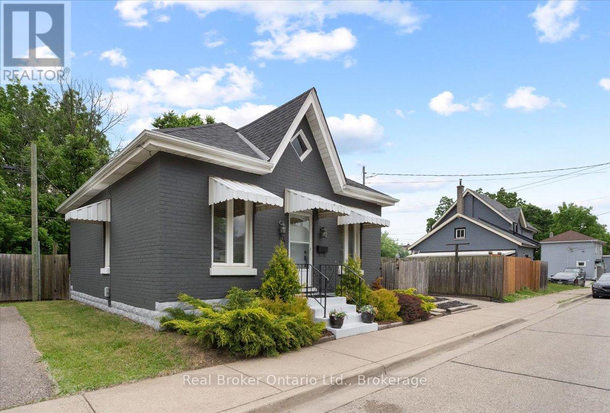 Property at 24 ROSE AVENUE image 3