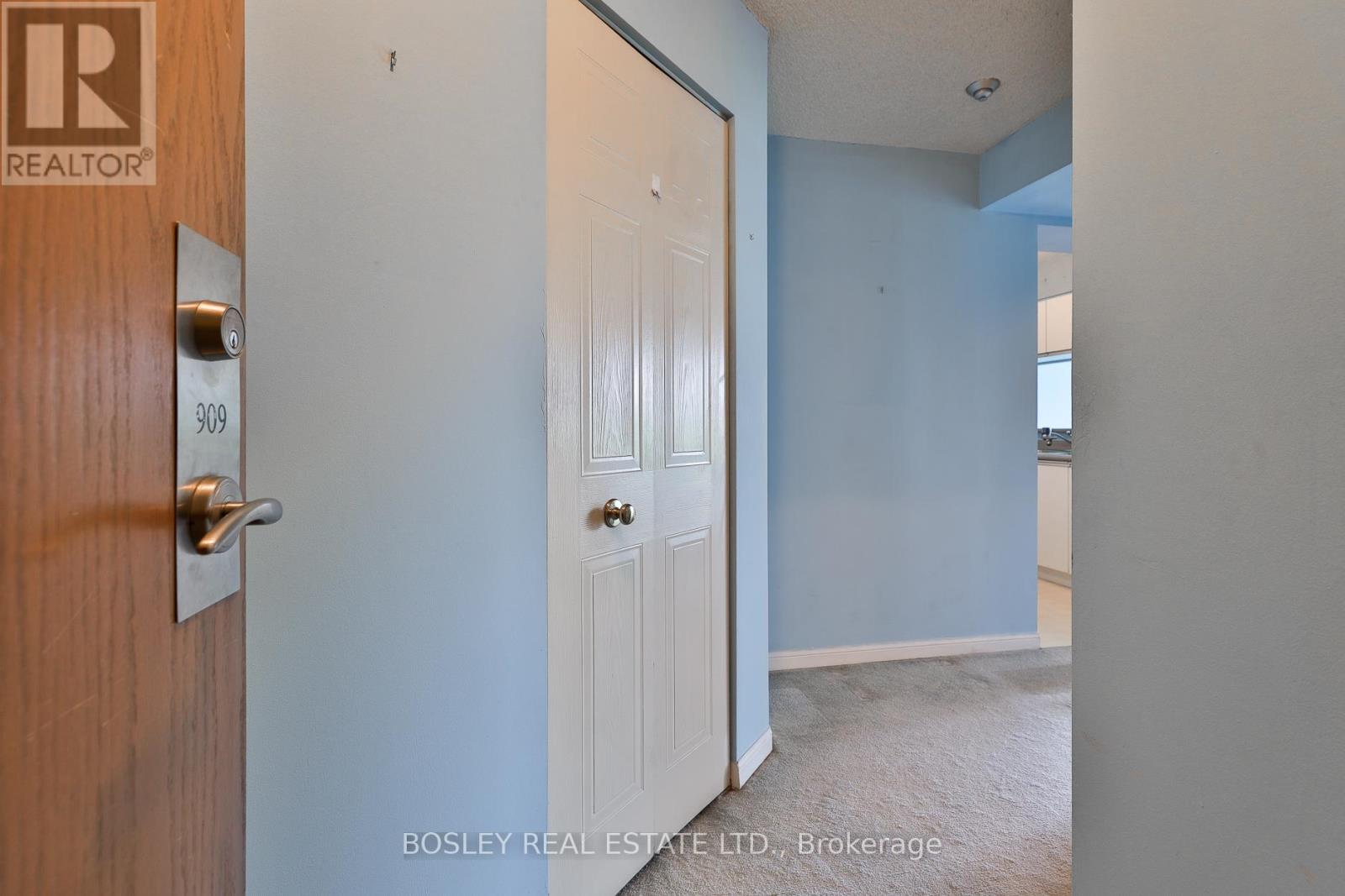 Property at 909 - 3 HICKORY TREE ROAD image 2