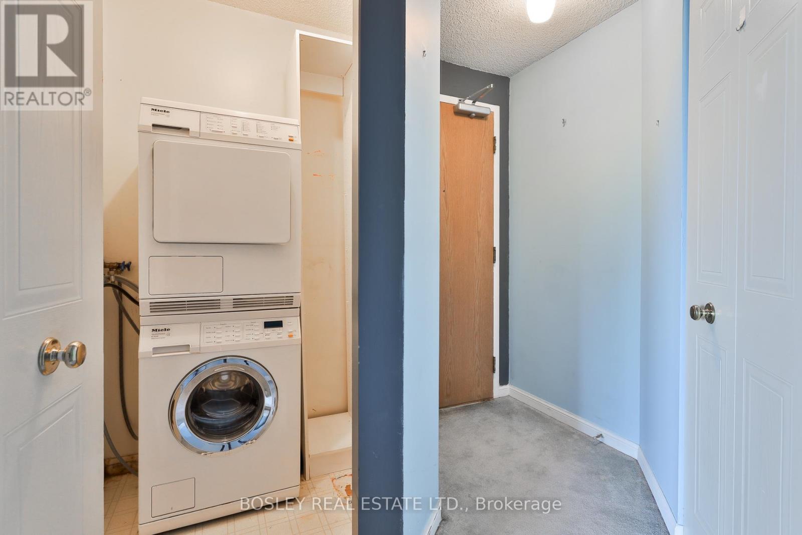 Property at 909 - 3 HICKORY TREE ROAD image 4