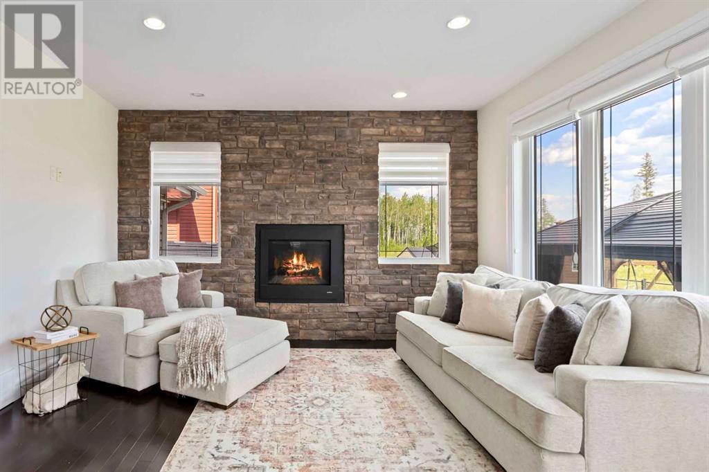 Property at 123 Falcon Green image 4