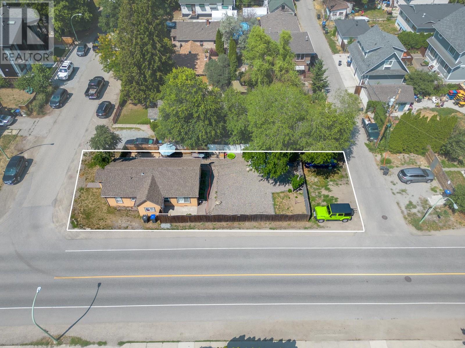 Property at 2293 Woodlawn Street image 2
